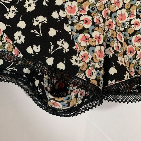 Topshop Black Multi-Coloured Floral Shorts - Picture 4 of 6